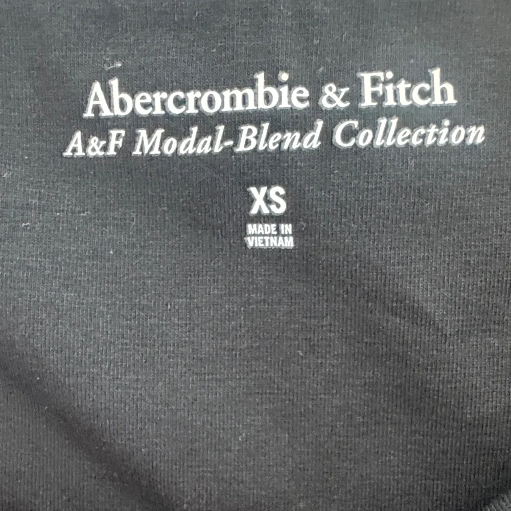 Abercrombie & Fitch Modal Blend Collection Black Sleeveless Boatneck Bodysuit - Picture 2 of 3
